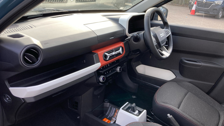 Dacia Spring 27kWh Expression 65 48kW 5dr Auto Electric Hatchback